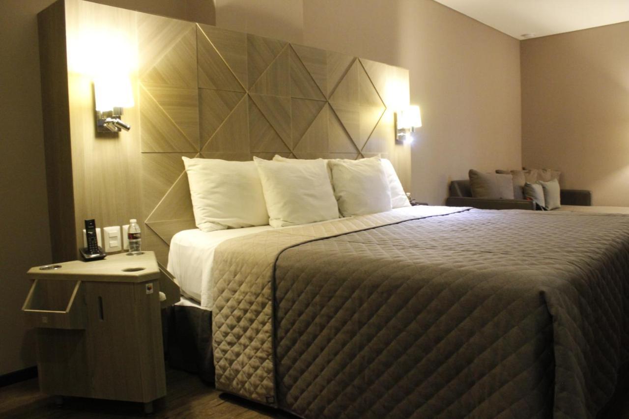 Hotel Glow Point - Mulza レオン エクステリア 写真