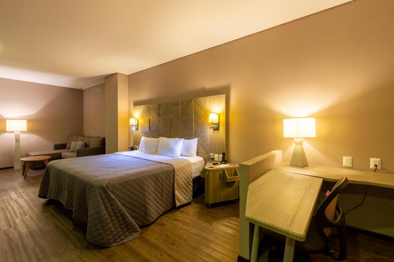 Hotel Glow Point - Mulza レオン エクステリア 写真