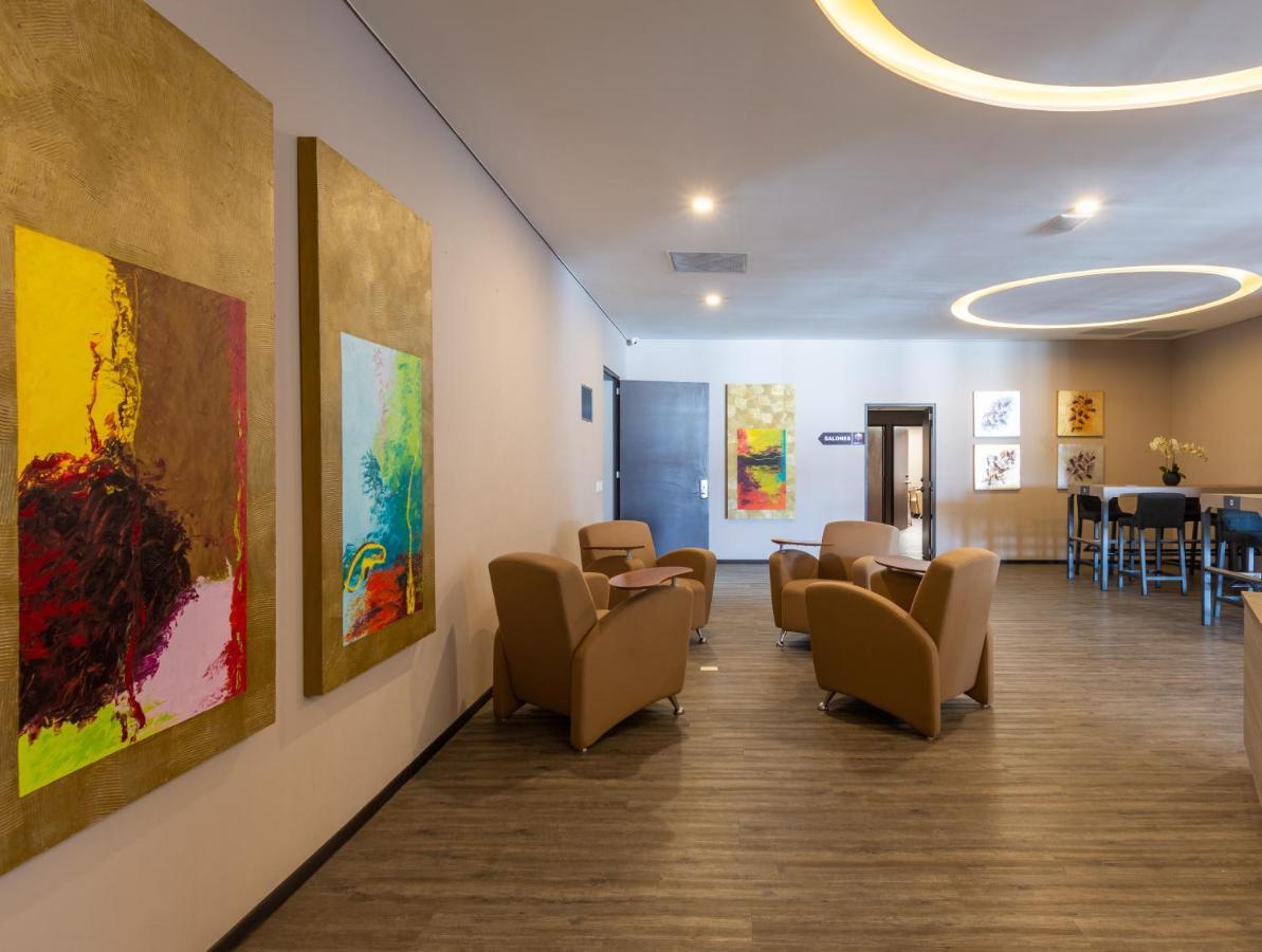 Hotel Glow Point - Mulza レオン エクステリア 写真